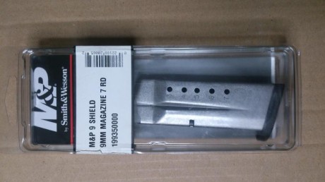 Buenas,  

        Vendo cargador para pistola SMITH & WESSON M&P SHIELD 9x19, capacidad 7 CARTUCHOS. 00
