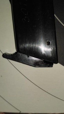 Hola
Necesito ayuda para desmontar unos cargadores para esta pistola. Son del modelo que lleva un saliente 00