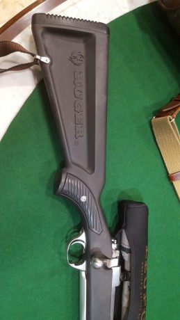 Con dos juegos de anillas, de 30 mm y pulgada. Sin correa con caja de transporte. Peso 3,400 k y 55 cm 01