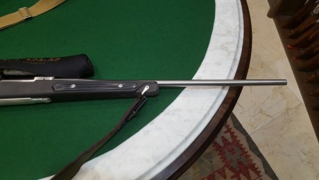 Con dos juegos de anillas, de 30 mm y pulgada. Sin correa con caja de transporte. Peso 3,400 k y 55 cm 00