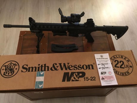 Hola vendo esta carabina s&w mp15/22 con los accesorios que se ven en las fotos.
Mira punto rojo, 00
