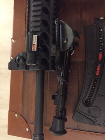 Hola vendo esta carabina s&w mp15/22 con los accesorios que se ven en las fotos.
Mira punto rojo, 12