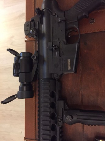 Hola vendo esta carabina s&w mp15/22 con los accesorios que se ven en las fotos.
Mira punto rojo, 11