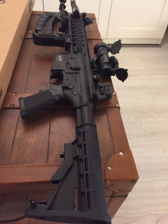 Hola vendo esta carabina s&w mp15/22 con los accesorios que se ven en las fotos.
Mira punto rojo, 10