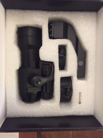 Hola vendo esta carabina s&w mp15/22 con los accesorios que se ven en las fotos.
Mira punto rojo, 21