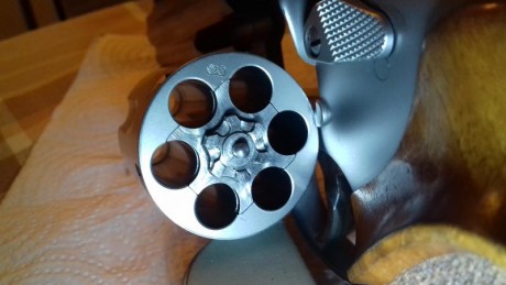 Hola a todos, al final he decidido vender esta maginifica joya del Performance Center de S & W de 71