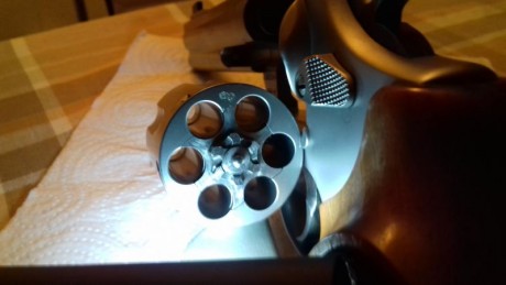 Hola a todos, al final he decidido vender esta maginifica joya del Performance Center de S & W de 70