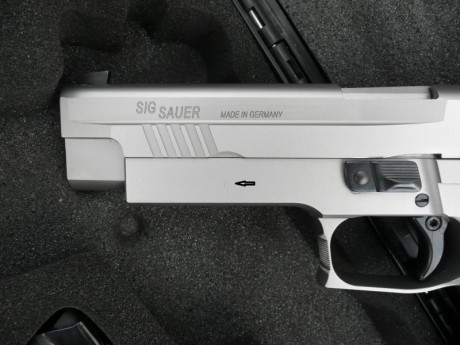 Un amigo me encarga que venda esta SIG SAUER P226 S, está casi perfecta, quitando algúna pequeña rayita. 32
