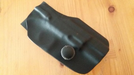 Vendo  funda de PVC rígida , color negro, para  CZ-75/85, GP-35 y similares .

Vendo por dejar RR.TT.

 01