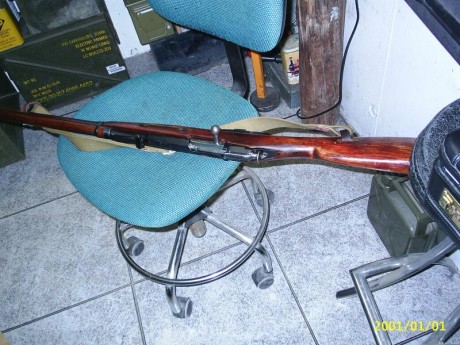 Vendo un mosin nagant con letras rusas de 1926 y regalo un visor que se monta en el alza y tira de cine 01
