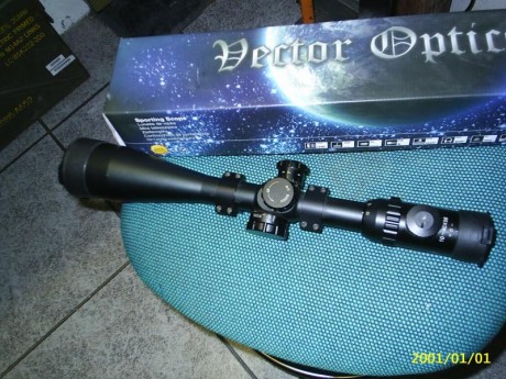 Vendo dos visores de la marca Vector Optics 
El primero es de 10-40-56
El segundo es de 10-40-60
La reticula 01