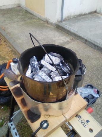 Hola amigos:
Vengo ya recargando desde hace algunos años. Me entretiene, preparo la munición a mi gusto, 160