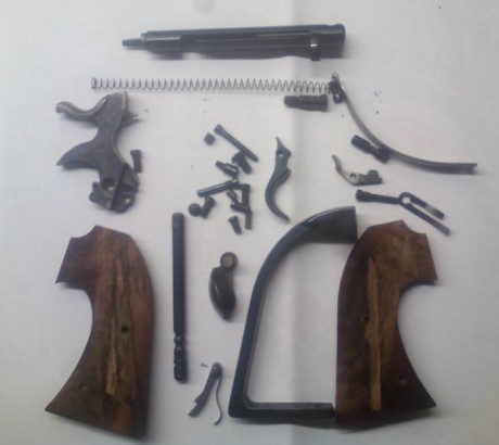 Vendo despiece completo revolver Uberti Bisley por 125 €. 00