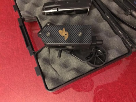 Vendo Pistola CZ75B de simple acción del calibre 9PB, con dos cargadores y regalo funda Ghost adaptada 00