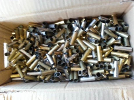 Estimados amigos del foro vendo vainas de varios calibres:

750 vainas de 38 especial fiocchi a 10 centimos 02