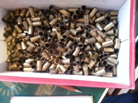 Estimados amigos del foro vendo vainas de varios calibres:

750 vainas de 38 especial fiocchi a 10 centimos 10