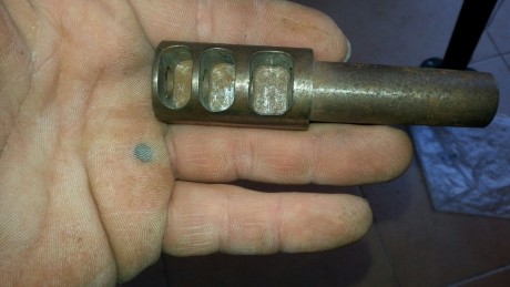 Vendo dos frenos de boca validos para pistolas tipo 1911/2011 para 9 y 38 necesitan limpieza
150€ cada 12