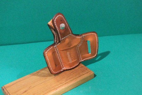 Fundas Biquini de piel para Las pistolas Star S , SS , DK y DKL.

Precio 32€ mas 6€ de gastos de envio 01
