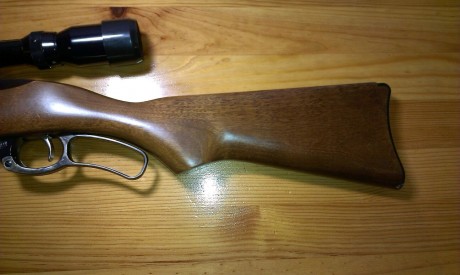 Hola.  Vendo este rifle, con cuatro cargadores de 4 disparos, cantonera de caucho y  la original, anillas 21