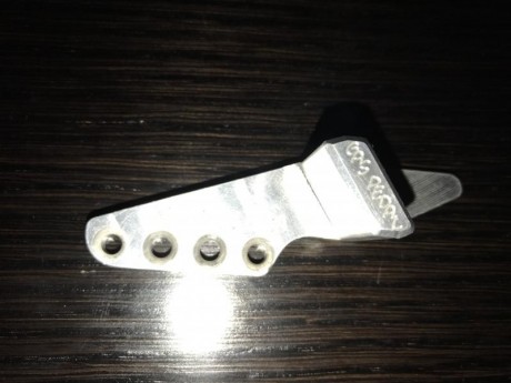 Hola vendo pedal GoGun Gas Pedal RACER CUT estado impecable,color plata 
Precio 40 envío incluido a península 02