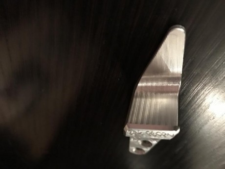 Hola vendo pedal GoGun Gas Pedal RACER CUT estado impecable,color plata 
Precio 40 envío incluido a península 00