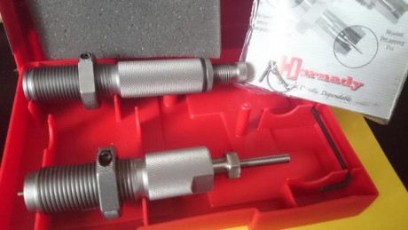 vendo este juego de  dies hornady para el 8x57 mauser
solo se han recalibrado y montado 20 vainas con 01