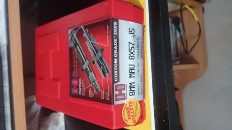 vendo este juego de  dies hornady para el 8x57 mauser
solo se han recalibrado y montado 20 vainas con 00