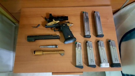 Se vende Sti Max 38 super. Híbrida de 2
Martillo, percutora, muelles,etc
Con 4cargadores.
Esta en Barcelona.
X 00