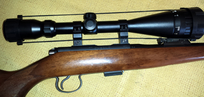 Hola de nuevo, ahora vendo una carabina CZ 452-2E ZKM (zurda) del calibre 22lr La carabina está bien cuidada, 01