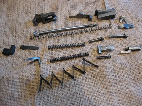 Vendo despiece original para repuesto Mauser C96 por 300 €. Su valor individual supera los 650 €.

Nota: 00