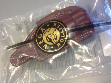 Vendo esta excepcional funda de cuero de primera calidad termo modelado.
Acabada con todo detalle para 12