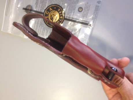 Vendo esta excepcional funda de cuero de primera calidad termo modelado.
Acabada con todo detalle para 11