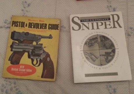 vendo famoso libro Ultimate Sniper , lo mejor que se ha escrito sobre los sniper 40 euros  gran formato 00