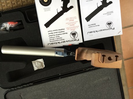 Hola a todos, un amigo me ha pedido que le anuncie una Pistola de aire Feimwerkbau P44. Talla de la cacha 00