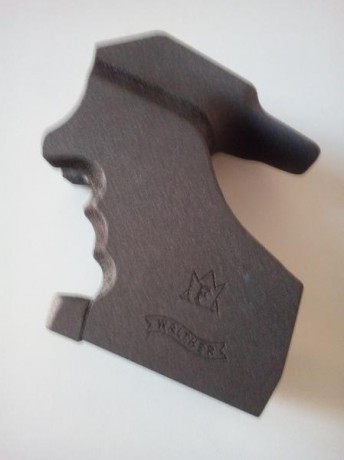 Empunãdura Walther.
Talla S.
Es de una LP 300 XT.

Precio 100€ 02