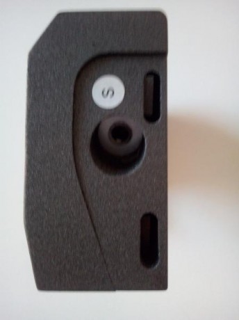 Empunãdura Walther.
Talla S.
Es de una LP 300 XT.

Precio 100€ 00