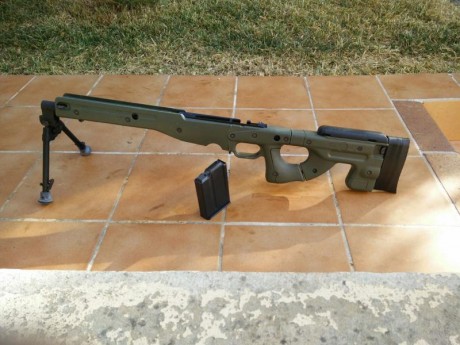 Hola a tod@s, un amigo que vende ésta culata para Remington 700, poco uso, con otra carcasa de recambio. 00