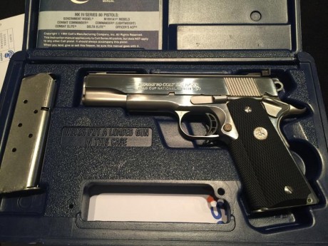 Pongo a la venta esta Colt en estado como nuevo, acabado espejo, con dos cargadores, otro juego de cachas 00