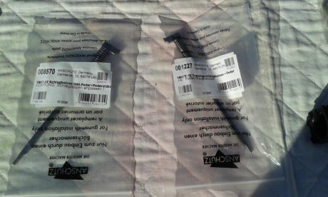 Vendo las dos agujas percutoras una para tiro real y otra para entrenamiento en seco. Sin uso. Válidas 00