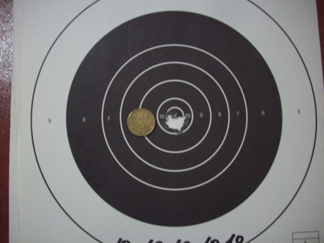 LA IDEA ES SUBIR FOTOS DE LOS MEJORES GRUPOS DE 5 DISPAROS LOGRADOS CON VUESTROS RIFLES.
Esto es a 150 100