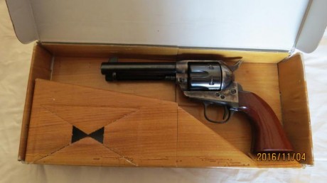 Carabina ´Tigre original, con la patente de Winchester Modelo 1892 calibre 44-40. En perfecto estado de 01