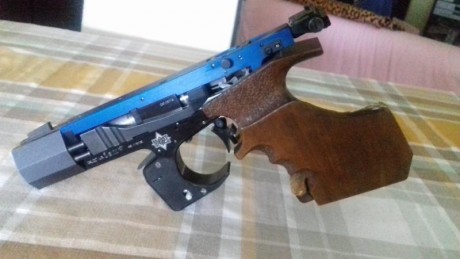 Vendo pistola   Match Guns MG2 - E  Rapid Fire  ,  Disparador electronico , 2 cargadores uno no se ha 01