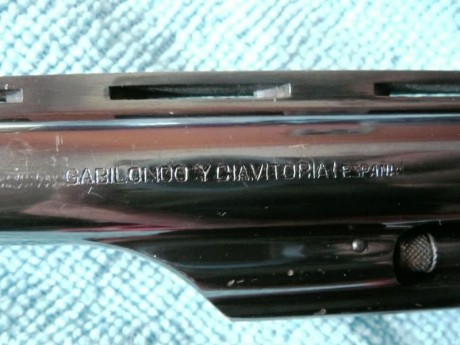 Vendo este magnífico revolver, funciona perfectamente tiene muy pocos disparos, aún cuesta sacar las vainas 12