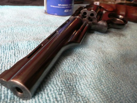 Vendo este magnífico revolver, funciona perfectamente tiene muy pocos disparos, aún cuesta sacar las vainas 10