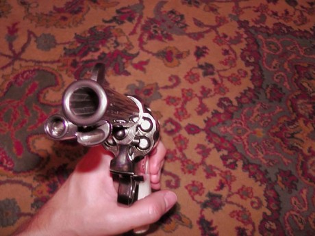 Buenas tardes.

Cada vez se pregunta más en el foro de compraventa sobre el estriado de los uberti cartucho 21