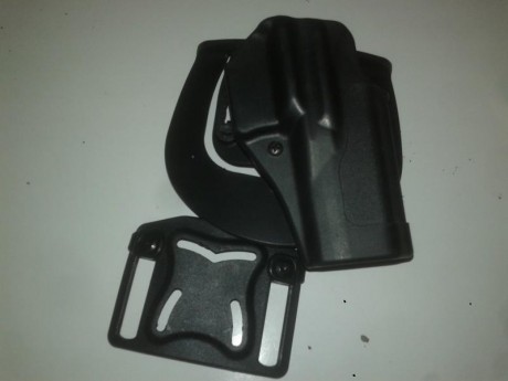 se venden accesorios glock
fanel aluminio nuevo ( ajustado glock 17 )
precio : 25 €
Funda Blackhawk CQC 30