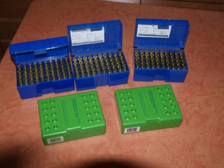 Vendo Cajas de Rifle, 243-308 son 7 cajas, están en Barcelona, 2 cajas dais de recarga nuevos de marca 01