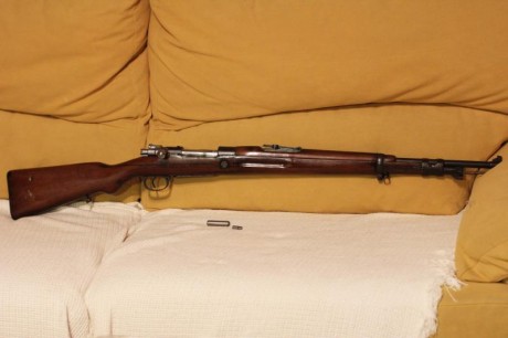 Vendo Carabina Mauser Coruña recalibrada al 22 LR. Se necesita el adaptador para el 22.
El arma se encuentra 00