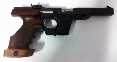 Se vende walther gsp 22lr, el arma viene con dos cargadores, está en Zaragoza y se piden 450€.

Muchas 00
