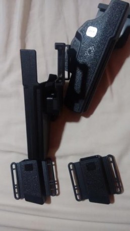 Vendo dos fundas glock  nuevas a estrenar con su respectivo portacargador , con seguro anti hurto, funda 02
